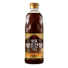 Naturally Brewed Soy Sauce 701